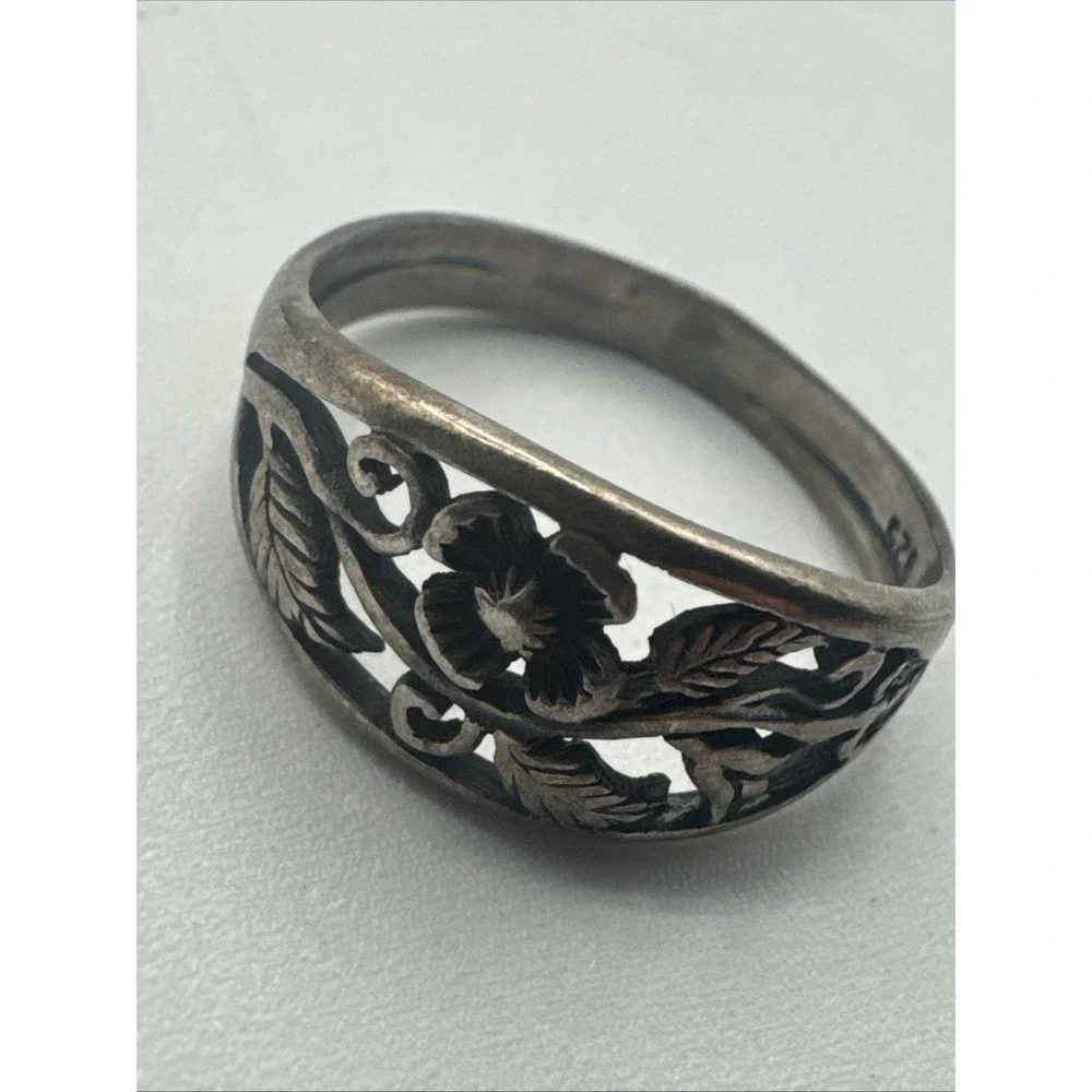 925 Sterling Silver Vintage Etched Floral Filigree Band Ring Size‎ 7 Weighs 2.4g